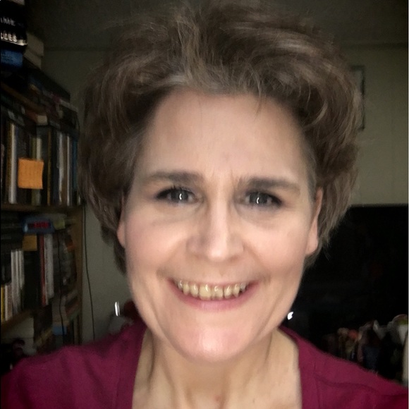 Meet your Posher, Lori - Picture 4 of 5